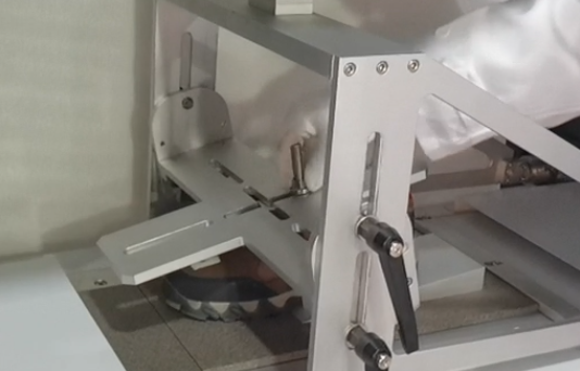 High Precision ISO 13287 Slip resistance testing machine