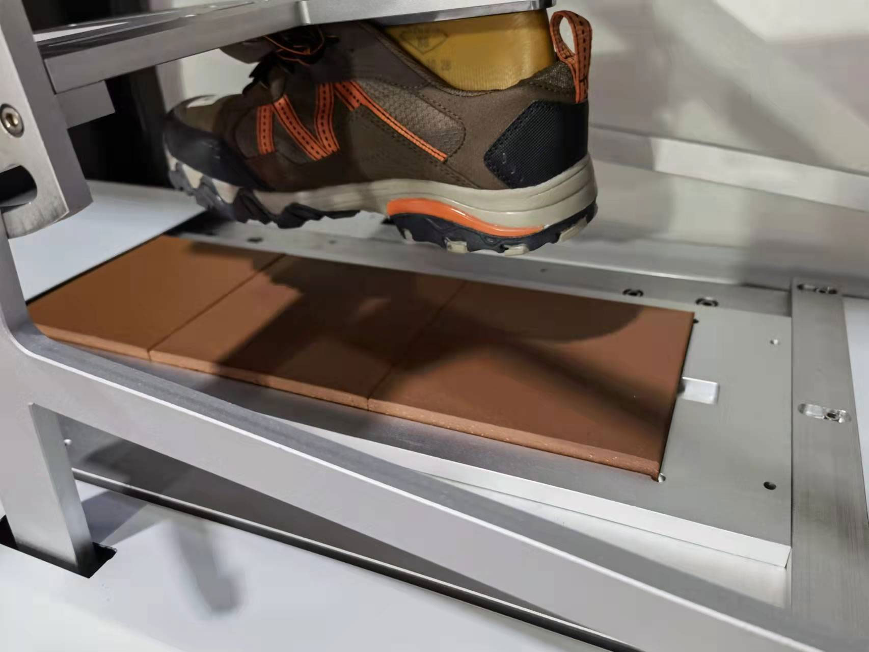 High Precision ISO 13287 Slip resistance testing machine